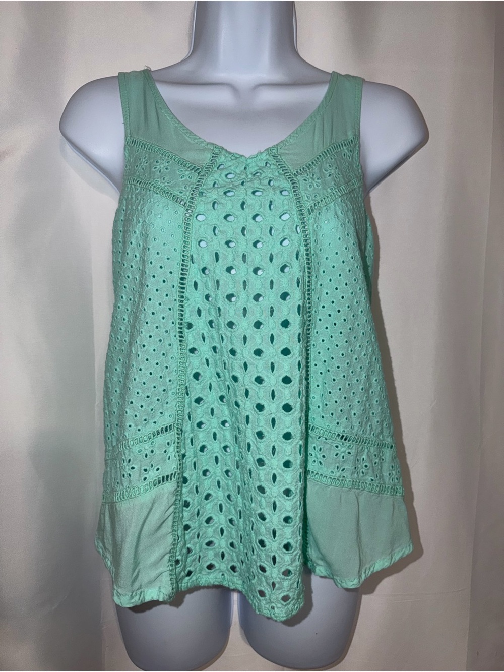 Taylor & Sage Mint Green Eyelet Sleeveless Tank Top